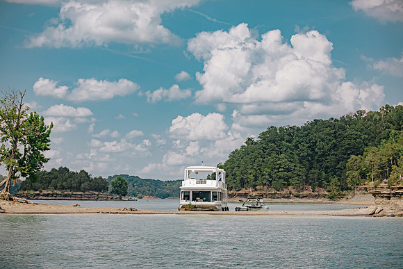 houseboat tied up